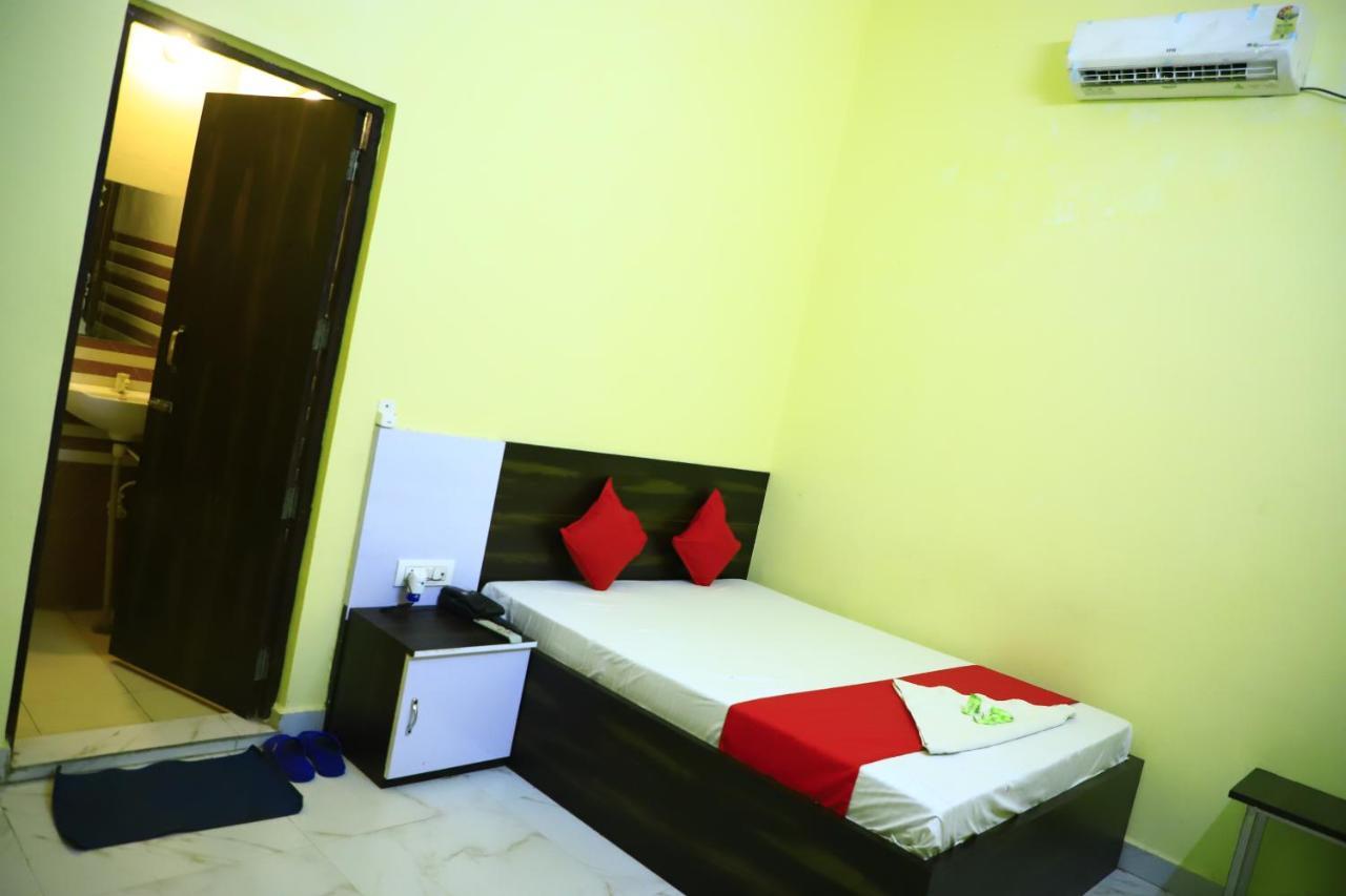 Shivraj Homestay ماثورا المظهر الخارجي الصورة