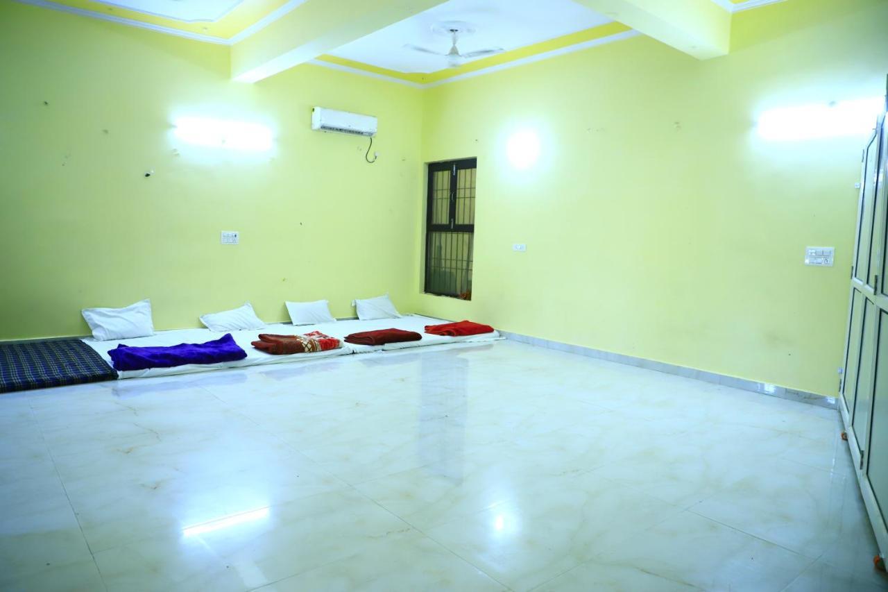 Shivraj Homestay ماثورا المظهر الخارجي الصورة