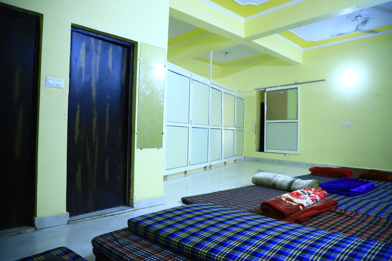 Shivraj Homestay ماثورا المظهر الخارجي الصورة