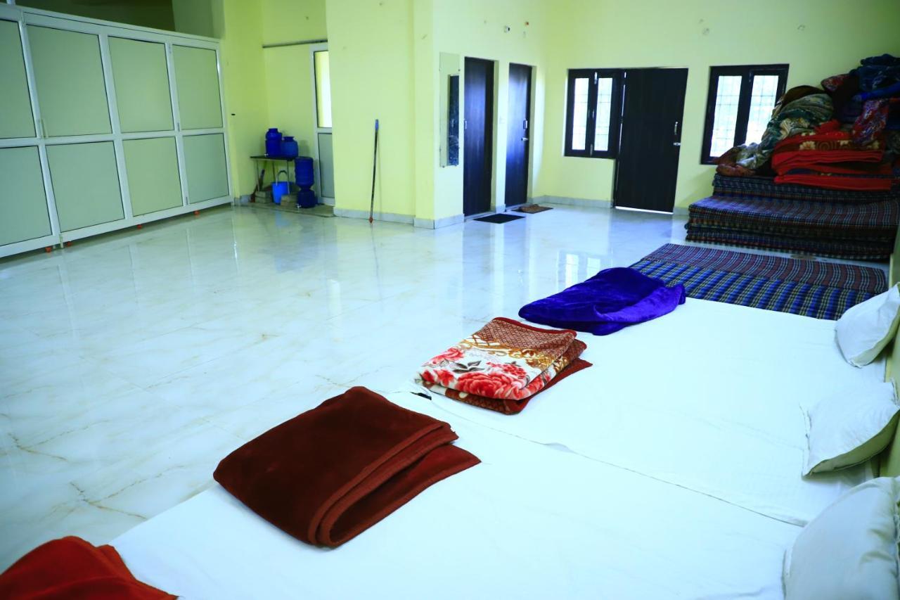 Shivraj Homestay ماثورا المظهر الخارجي الصورة