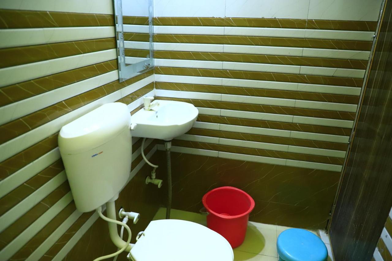 Shivraj Homestay ماثورا المظهر الخارجي الصورة