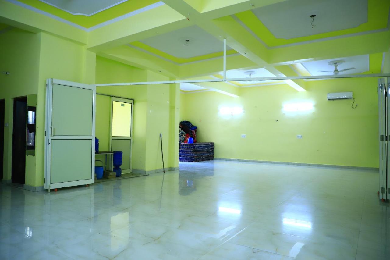 Shivraj Homestay ماثورا المظهر الخارجي الصورة