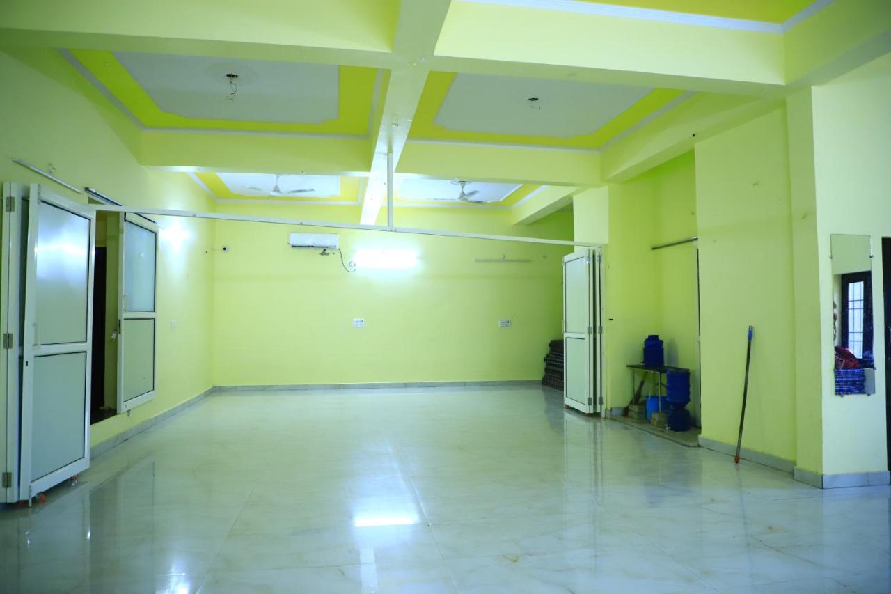 Shivraj Homestay ماثورا المظهر الخارجي الصورة
