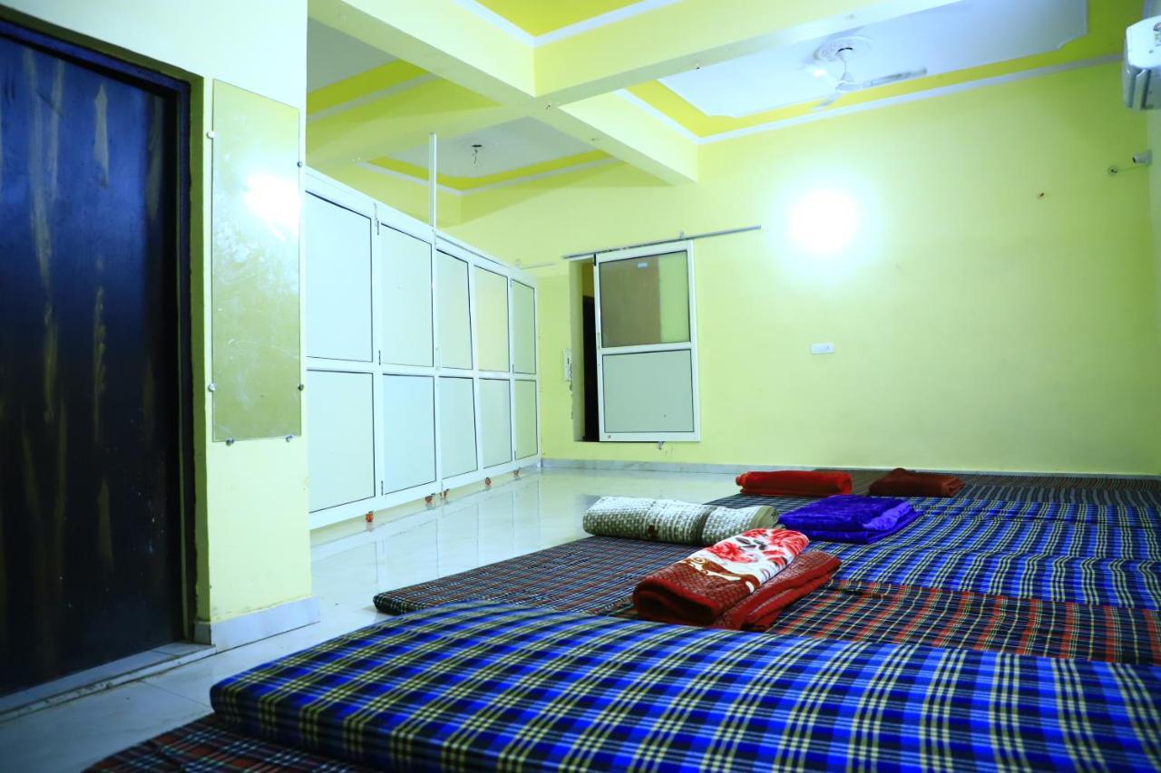 Shivraj Homestay ماثورا المظهر الخارجي الصورة
