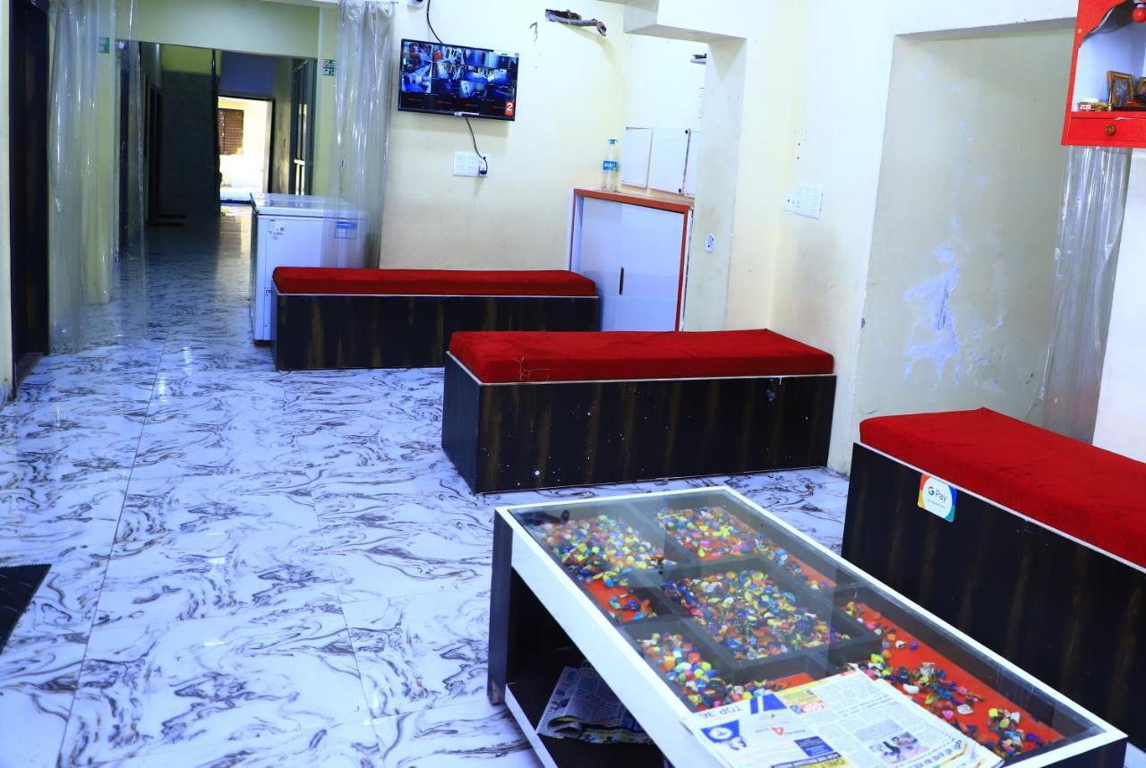Shivraj Homestay ماثورا المظهر الخارجي الصورة