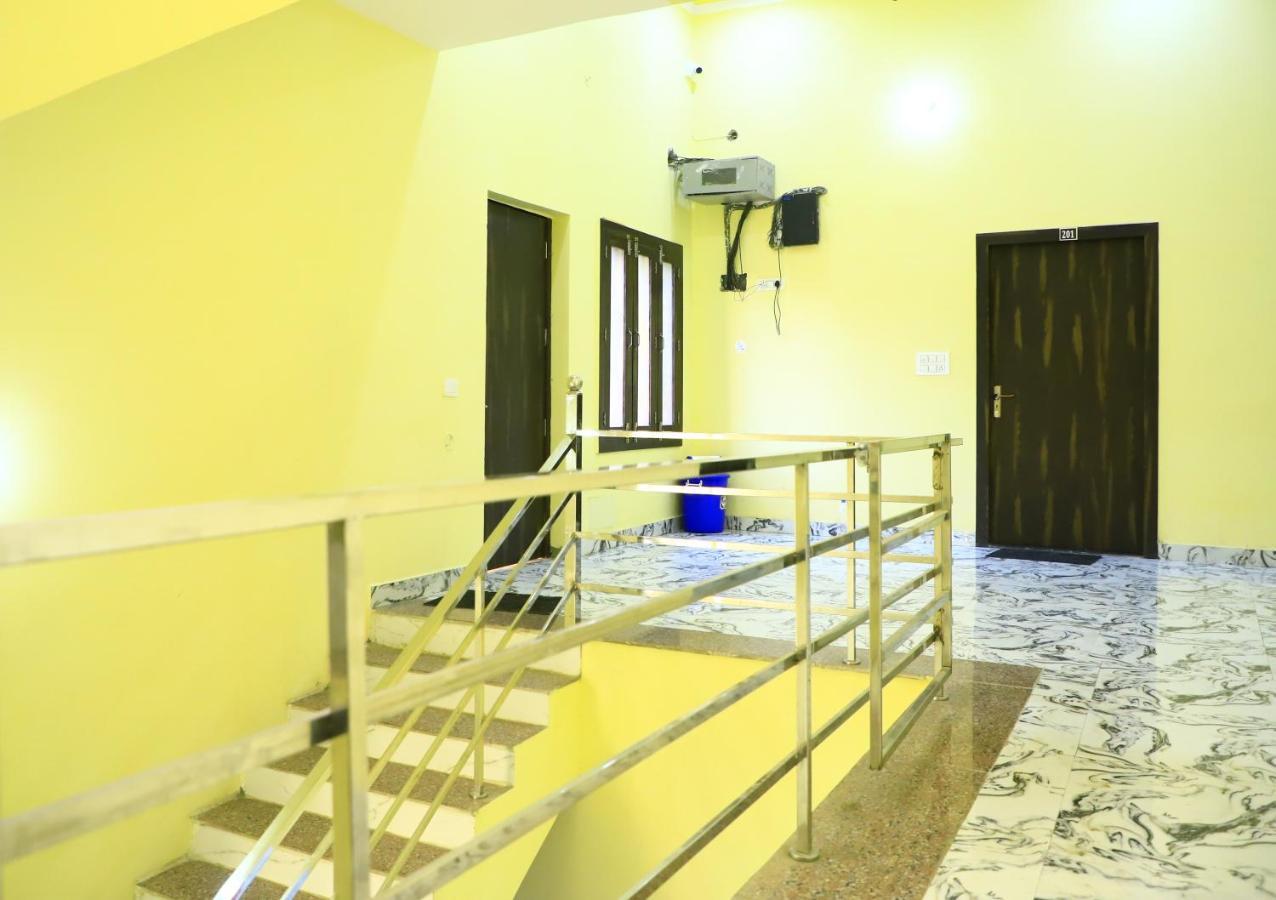 Shivraj Homestay ماثورا المظهر الخارجي الصورة
